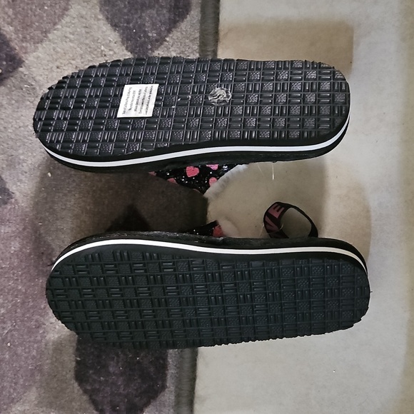 Chulis Slip-On Black Fuzzy Iridescent Butterflies Pink Heart Clog Stretchy Strap - Picture 9 of 9